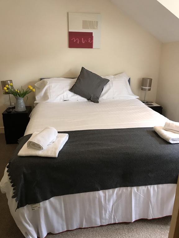 The Newbridge Hotel room 4