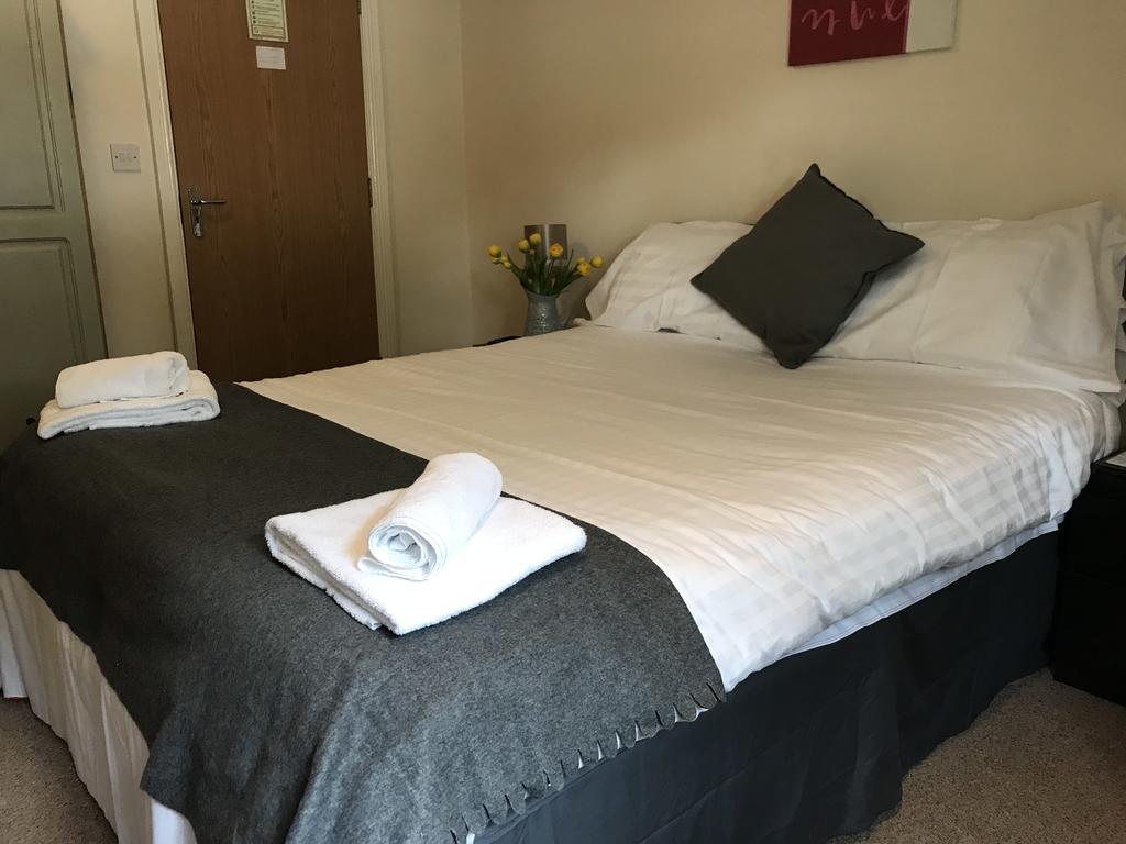 The Newbridge Hotel room 5