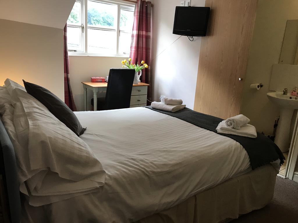 The Newbridge Hotel room 6